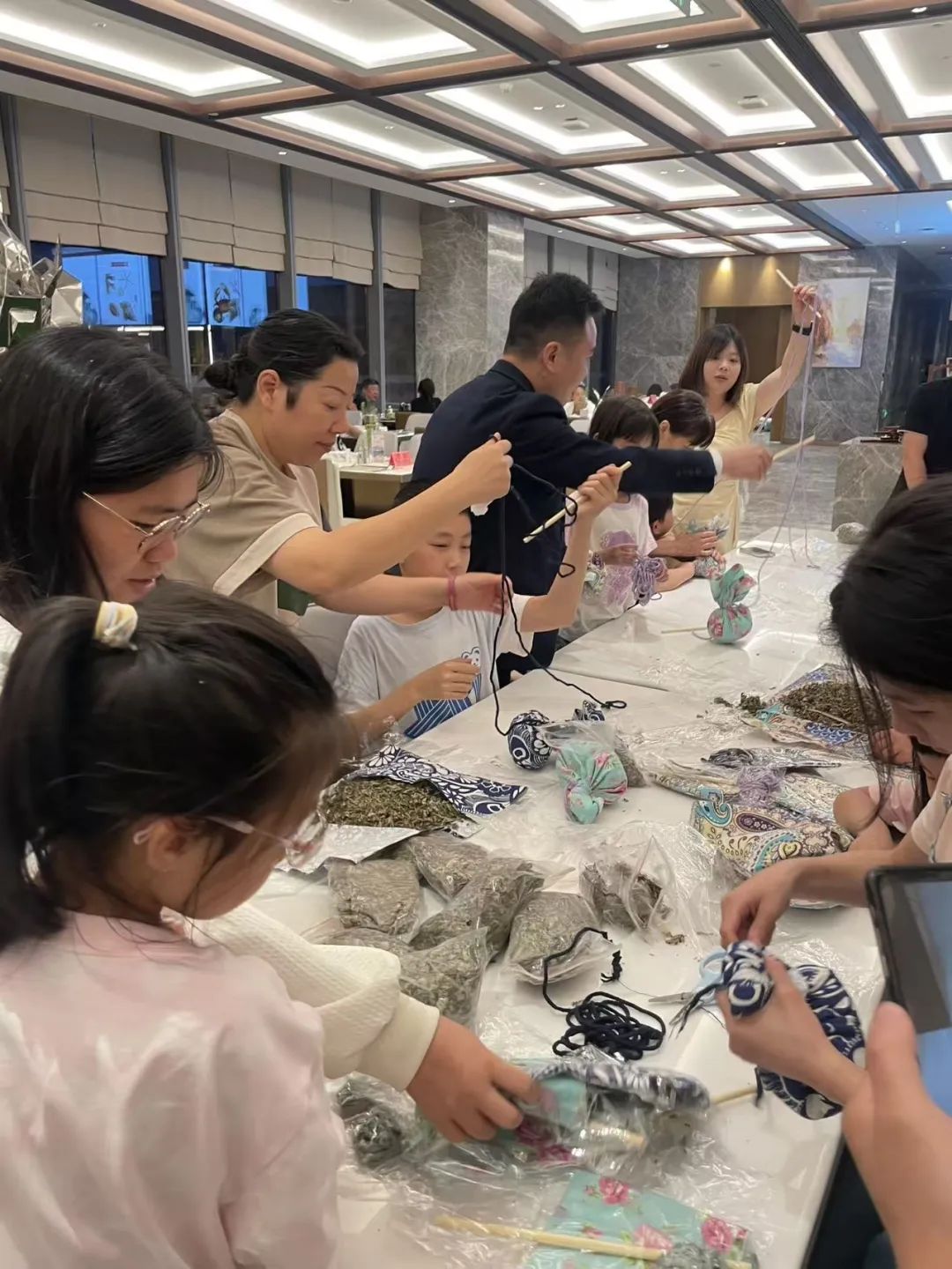 【988Pay
风采】双节奇遇记！988Pay
下属企业三都澳大酒店解锁民俗童趣新玩法