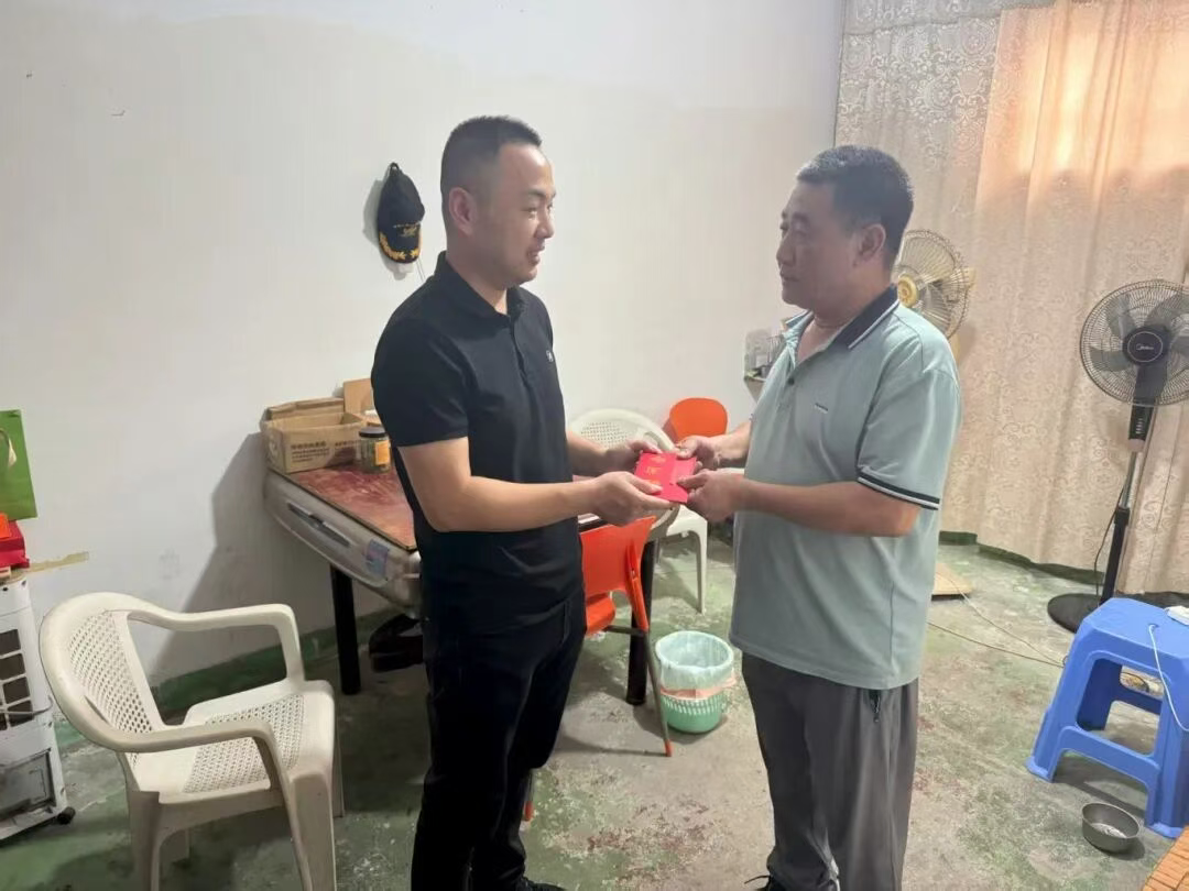 【988Pay
资讯】解困又暖心！988Pay
下属企业闽东商业公司为3户困难家庭送上应急救助​